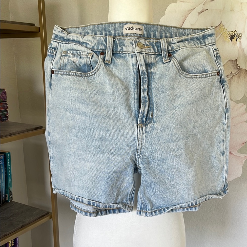 Sneak Peek Blue Jean Shorts High-Waisted Vintage Style